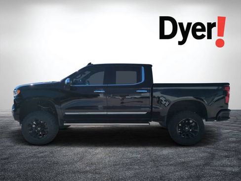 Used 2023 Chevrolet Silverado 1500 High Country w/ High Country Premium Package AWD/4WD image 8