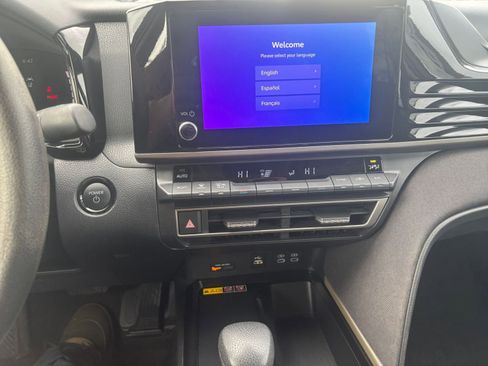 Used 2025 Toyota Camry LE image 18