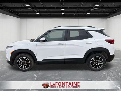 Used 2025 Chevrolet TrailBlazer LT image 5