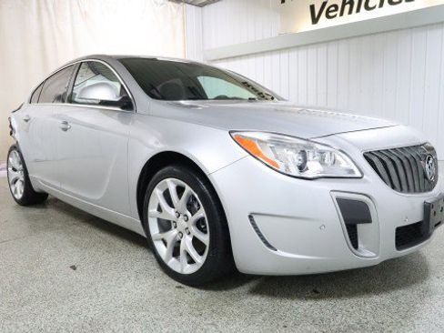 Used 2017 Buick Regal GS image 5
