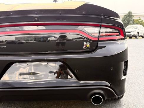 Used 2019 Dodge Charger Scat Pack RWD image 14