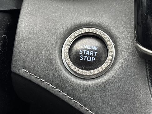 Used 2021 Toyota Highlander XLE image 32