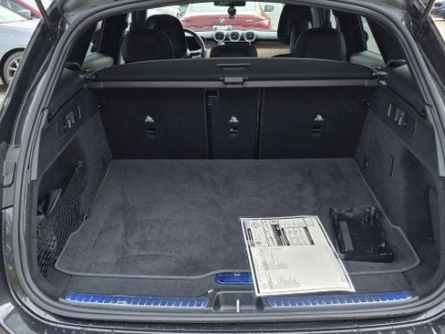 Used 2025 Mercedes-Benz GLC 300 4MATIC image 26