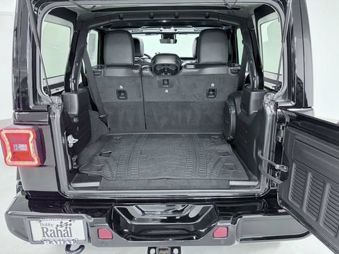 Used 2020 Jeep Wrangler Unlimited Sahara AWD/4WD image 23