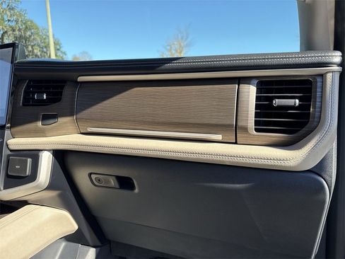 Used 2023 Ford Expedition Max Limited image 29