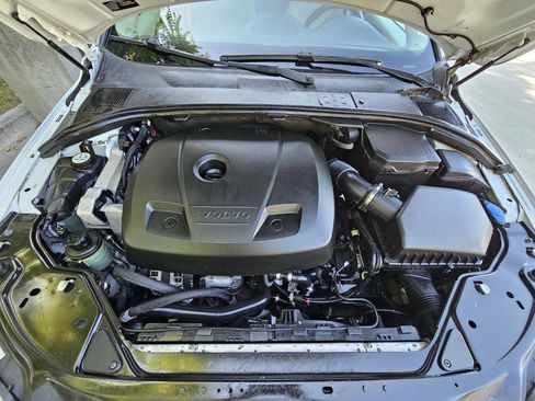 Used 2015 Volvo XC70 T5 Platinum w/ Protection Package FWD image 37