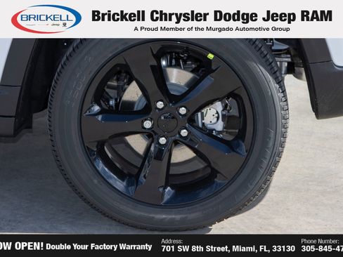 New 2025 Jeep Grand Cherokee Laredo image 38