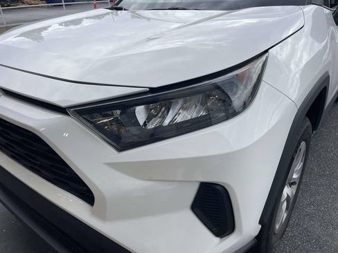 Used 2021 Toyota RAV4 LE FWD image 6