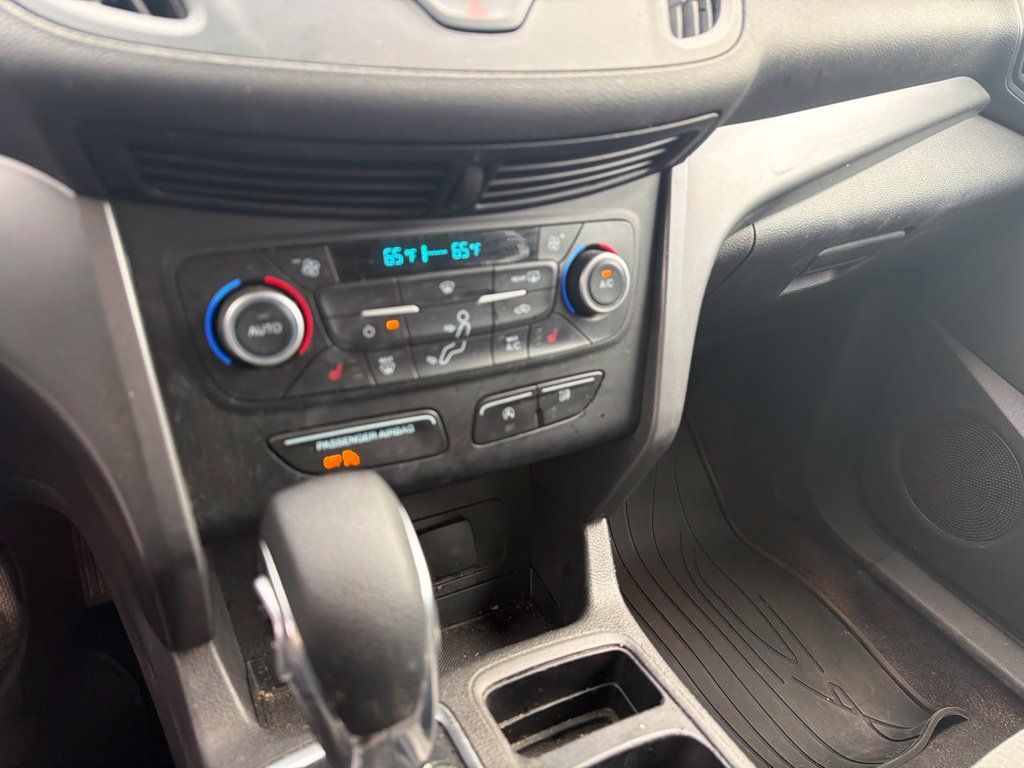 Used 2018 Ford Escape SE FWD image 15