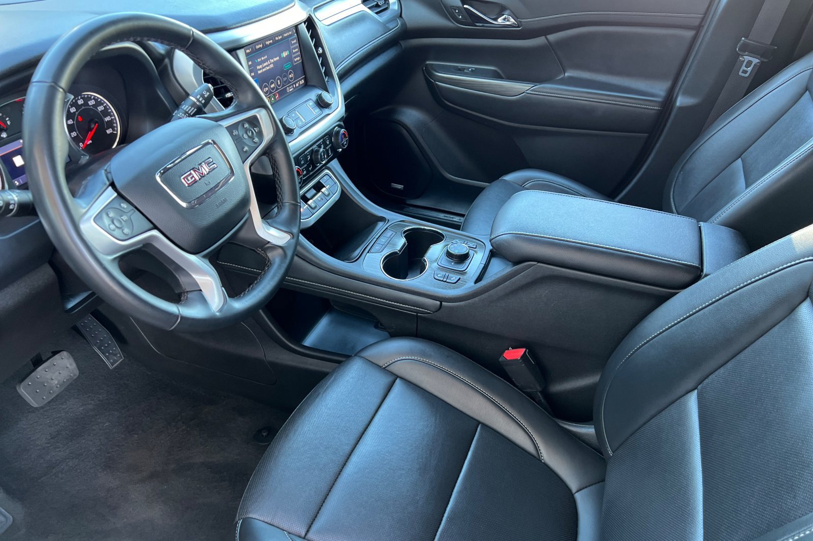 Used 2023 GMC Acadia SLT AWD/4WD image 7