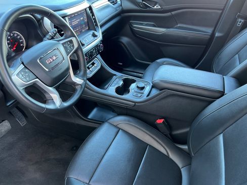 Used 2023 GMC Acadia SLT image 7