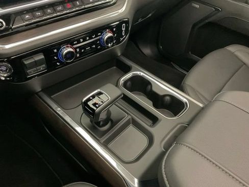 Used 2024 GMC Sierra 1500 SLT w/ SLT Premium Plus Package AWD/4WD image 14