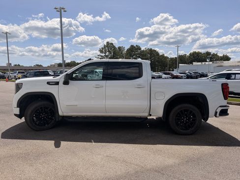 Used 2025 GMC Sierra 1500 Elevation AWD/4WD image 9