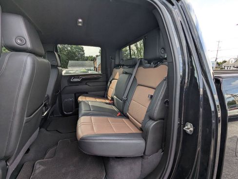 Used 2024 Chevrolet Silverado 2500 High Country w/ Technology Package AWD/4WD image 33