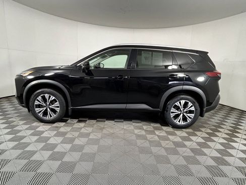 Certified 2021 Nissan Rogue SV w/ Premium Package image 12
