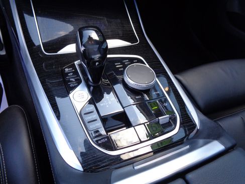 Used 2019 BMW X7 xDrive40i w/ M Sport Package image 12