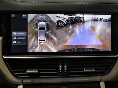 Used 2019 Porsche Cayenne Sport Utility 4D image 16