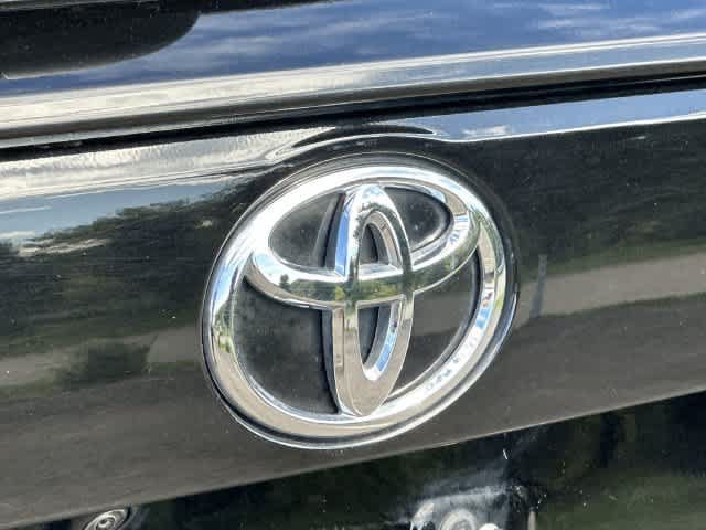 Used 2025 Toyota RAV4 XLE FWD image 24