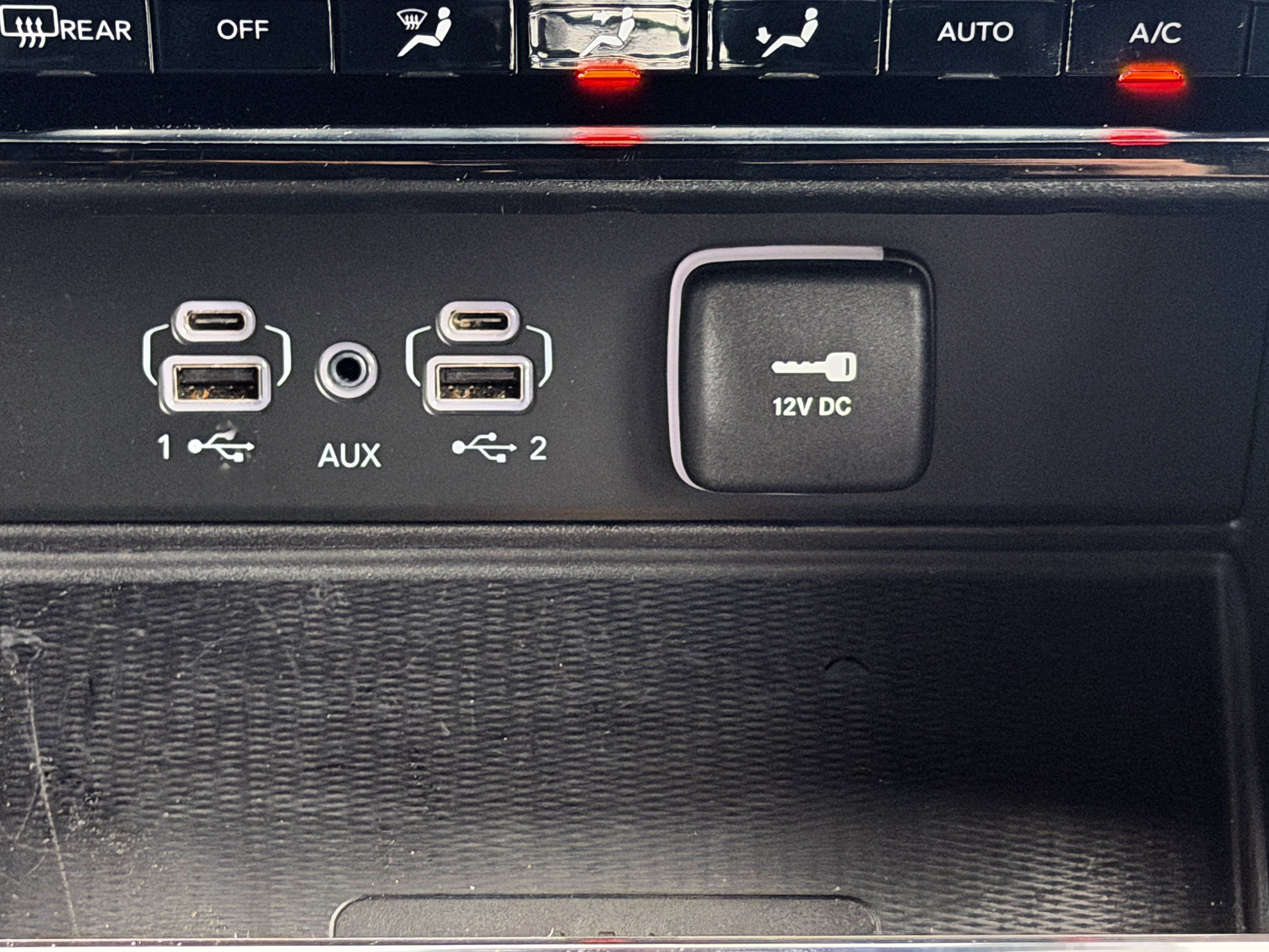 Used 2024 Jeep Grand Cherokee Altitude RWD image 22