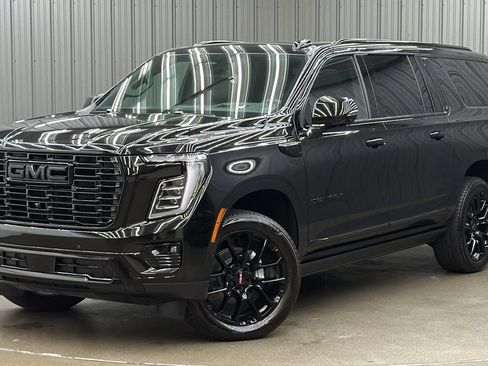 Used 2026 GMC Yukon XL Denali w/ Sun & Power Step Package AWD/4WD image 1