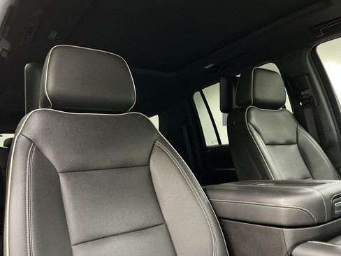 Used 2022 GMC Yukon XL SLT w/ SLT Premium Package AWD/4WD image 40