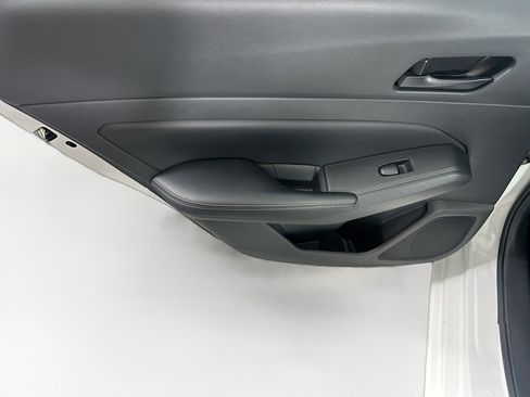Used 2025 Nissan Altima 2.5 SV FWD image 24