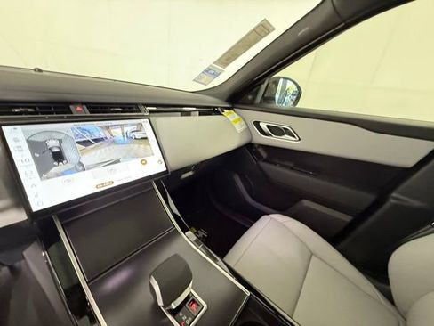 Used 2026 Land Rover Range Rover Velar Dynamic SE image 32