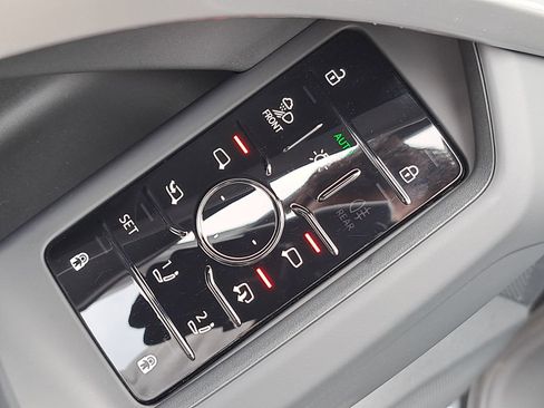 New 2025 Audi Q5 Premium Plus image 32