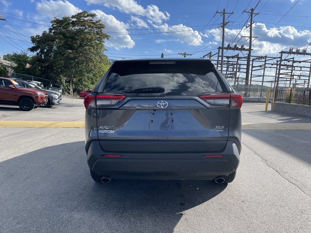 Certified 2025 Toyota RAV4 XLE AWD/4WD image 4