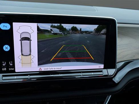 Certified 2025 Volkswagen Atlas SE FWD image 27