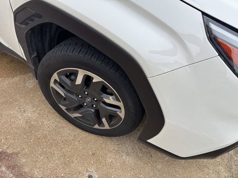 Used 2025 Subaru Forester Limited image 9