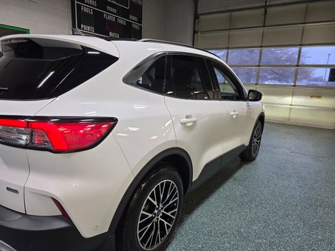 Used 2022 Ford Escape Titanium w/ Titanium Premium Package image 7