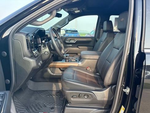 Used 2024 Chevrolet Silverado 1500 High Country w/ Technology Package AWD/4WD image 10