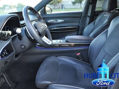 Used 2022 Genesis GV70 3.5T Sport w/ Sport Prestige Package AWD/4WD image 10