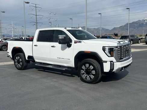 Used 2025 GMC Sierra 3500 Denali image 27