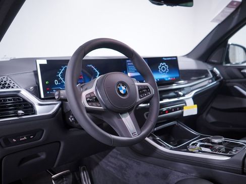 Used 2026 BMW X5 sDrive40i w/ M Sport Package RWD image 5