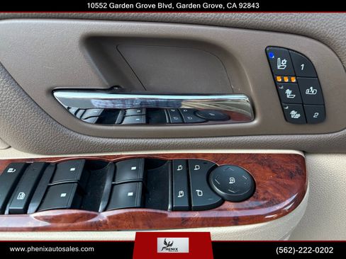 Used 2012 Chevrolet Suburban LTZ image 17