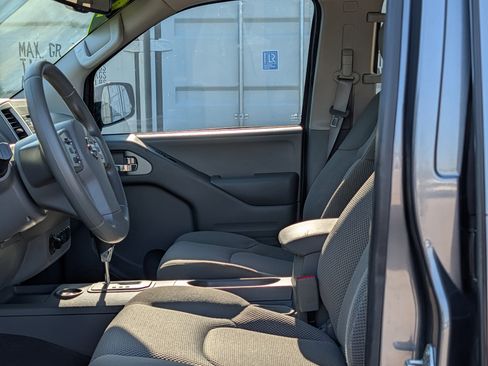 Used 2021 Nissan Frontier SV w/ Midnight Edition Floor Mats AWD/4WD image 20
