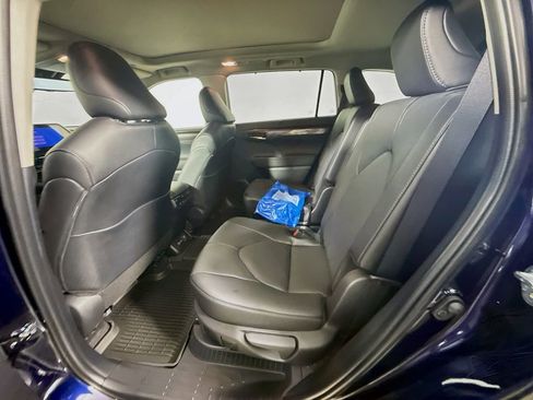Used 2026 Toyota Highlander Platinum AWD/4WD image 24