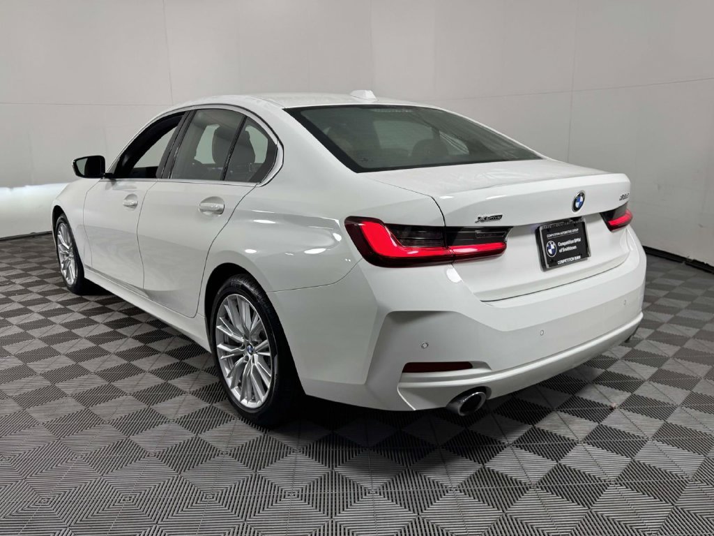 Used 2024 BMW 330i xDrive Sedan w/ Convenience Package AWD/4WD image 8
