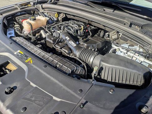 Used 2023 Jeep Grand Cherokee Altitude image 33