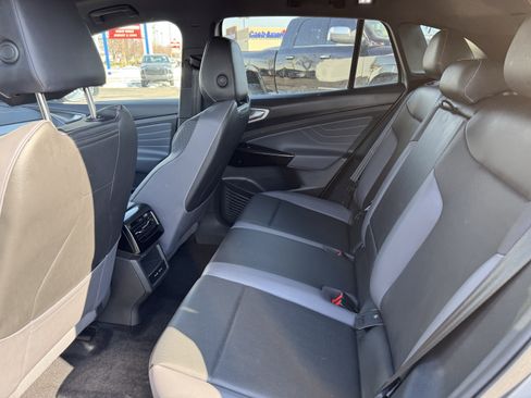 Used 2024 Volkswagen ID.4 Pro S image 7