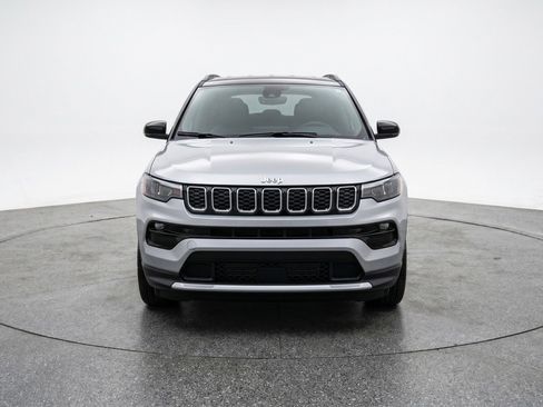Used 2025 Jeep Compass Limited AWD/4WD image 2