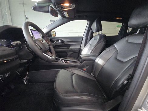 Used 2025 Jeep Compass Limited w/ High Altitude Package image 7