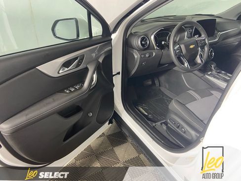 Used 2024 Chevrolet Blazer LT w/ Convenience Package AWD/4WD image 11