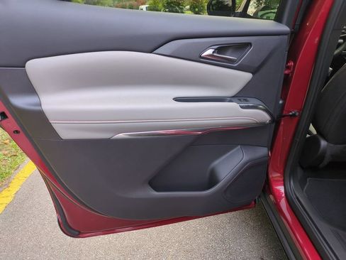 New 2027 Chevrolet Traverse LT w/ Midnight/Sport Edition FWD image 28