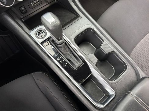 Used 2025 Nissan Sentra SV image 24