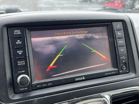 Used 2012 Chrysler Town & Country Limited FWD image 29