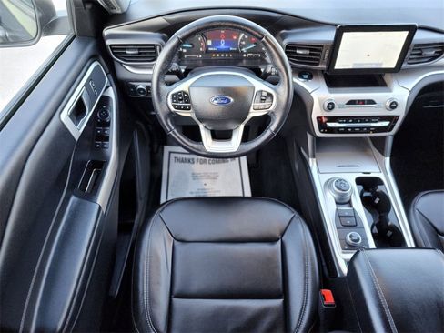 Certified 2022 Ford Explorer XLT w/ Equipment Group 202A image 13