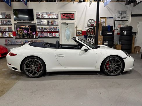 Used 2017 Porsche 911 Carrera S image 5
